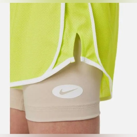 NWT Nike Dri-FIT Tempo 2-in-1 Training Running Shorts Atomic Green Large - Picture 2 of 7